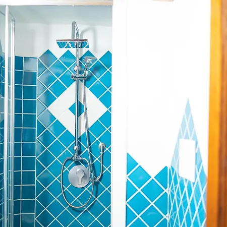 Sinis Domus לינה וארוחת בוקר סיניסקולה