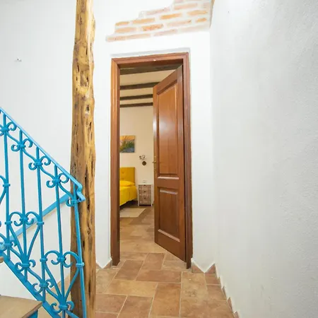 Sinis Domus * סיניסקולה