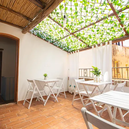 Sinis Domus סיניסקולה